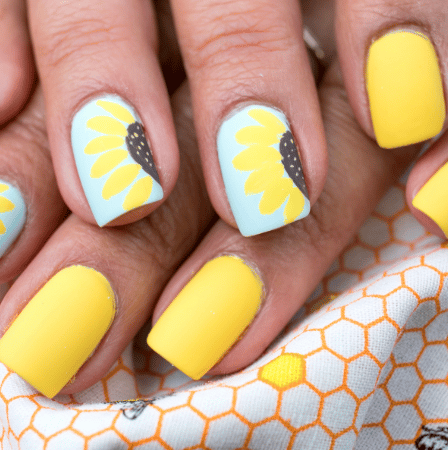 uñas con girasoles