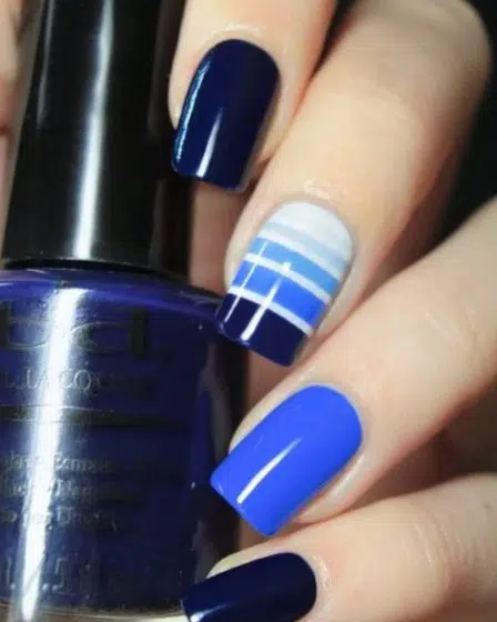 uñas en color azul