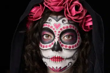 Maquillaje catrina mujer